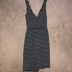 Ann Taylor loft black and white striped dress MP